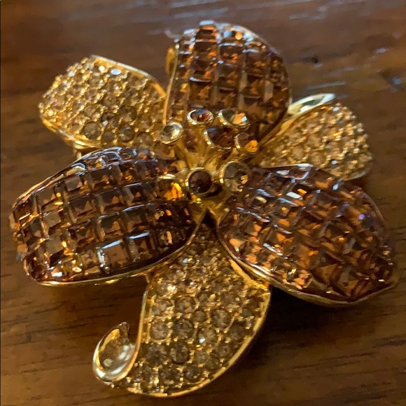 Swarovski Crystal Booch - Picture 3 of 5